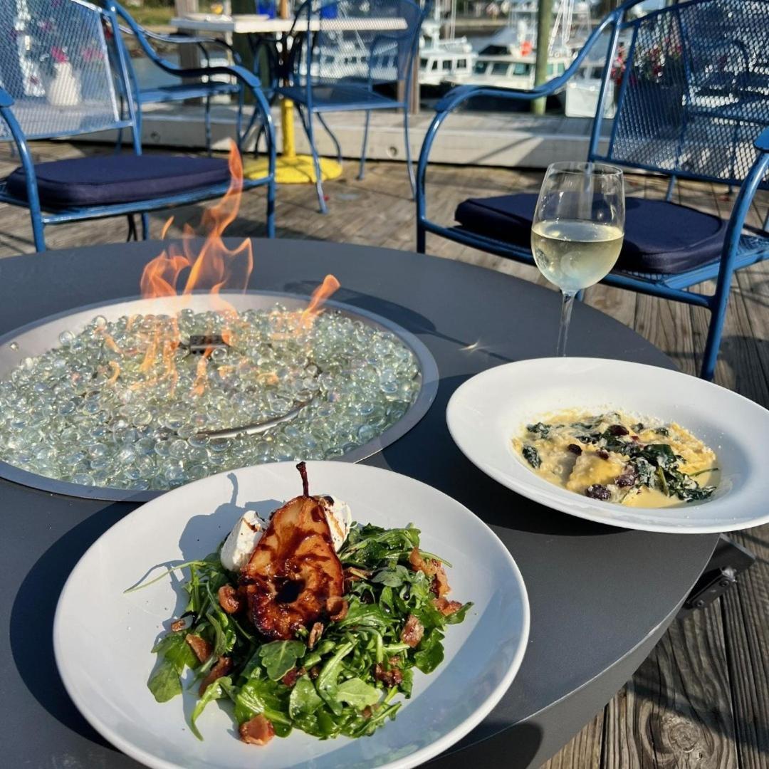 The Hotel At Cape Ann Marina Gloucester Esterno foto